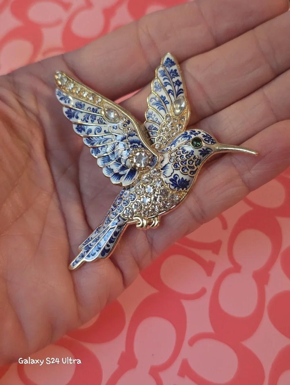 Beautiful Hummingbird Brooch NEW